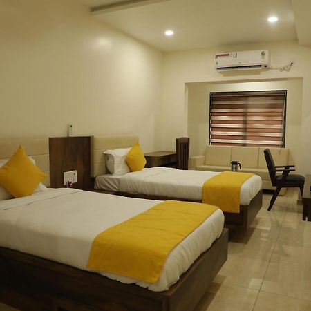 Hotel Balaji Palace Porbandar Ngoại thất bức ảnh