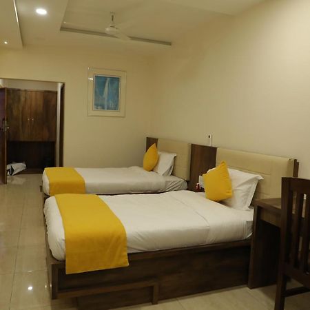 Hotel Balaji Palace Porbandar Ngoại thất bức ảnh