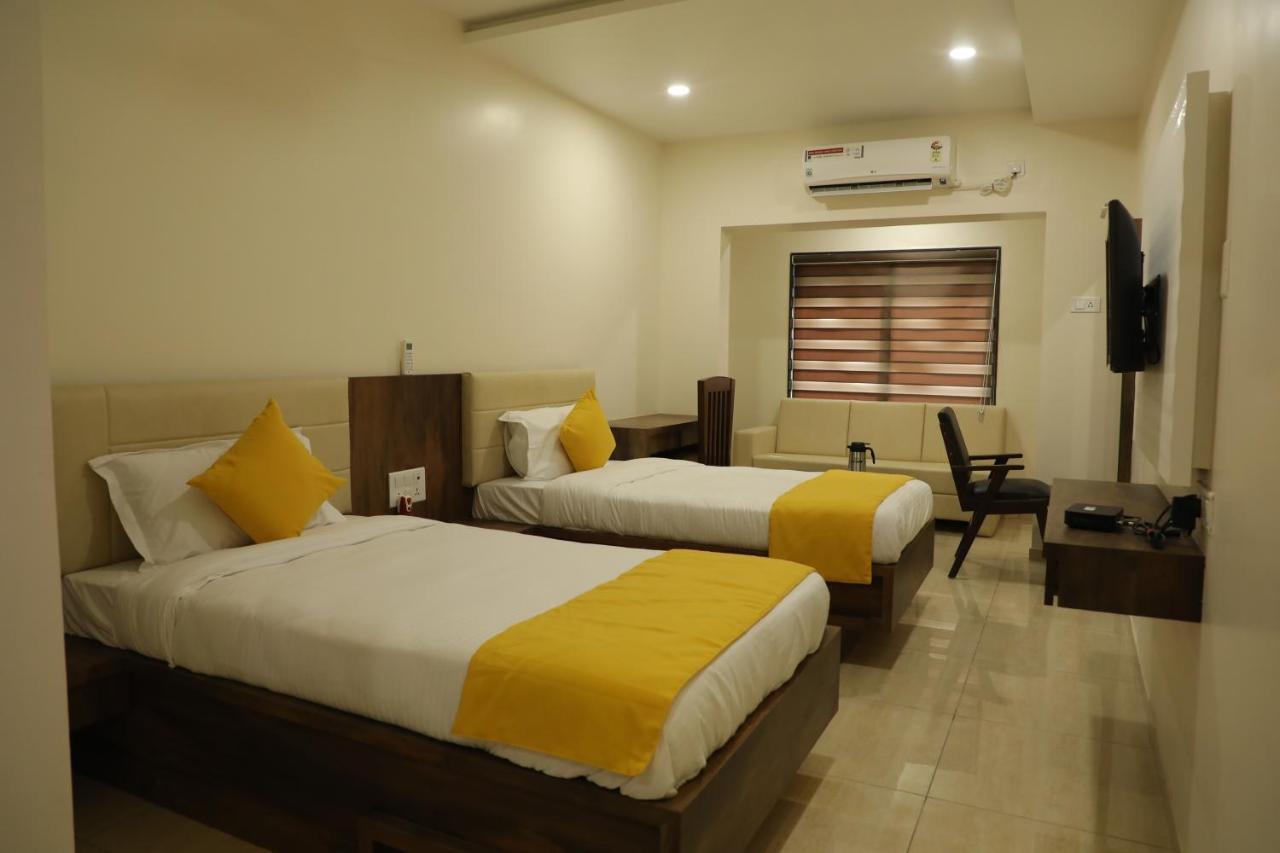 Hotel Balaji Palace Porbandar Ngoại thất bức ảnh