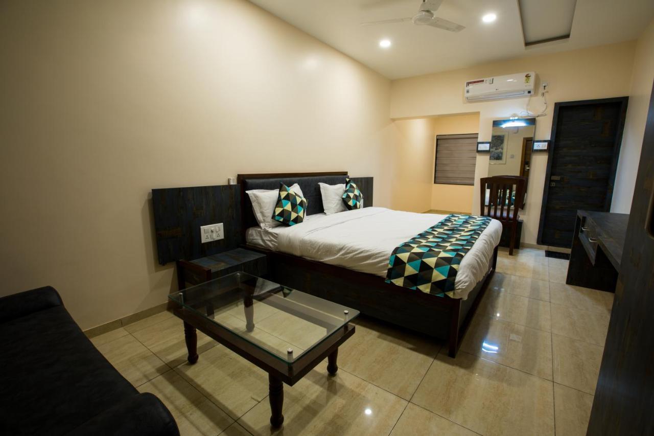 Hotel Balaji Palace Porbandar Ngoại thất bức ảnh