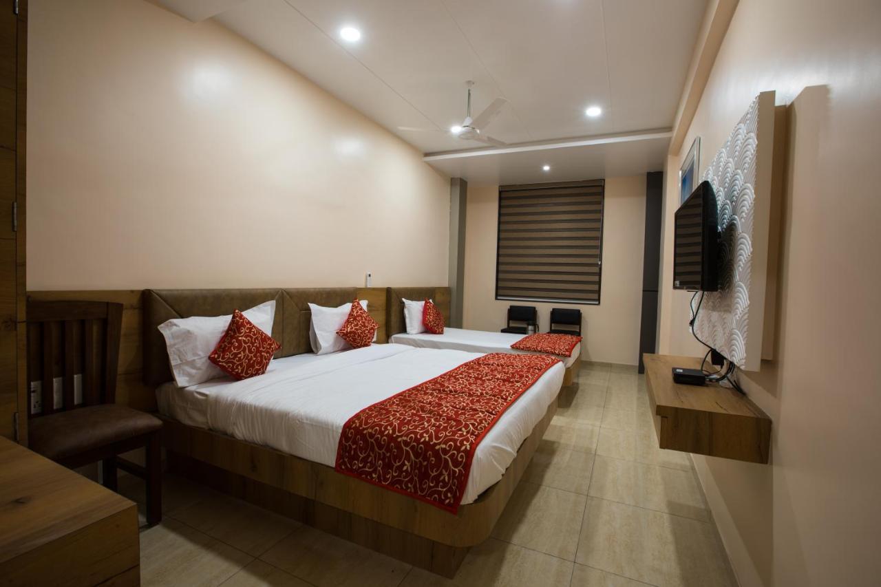 Hotel Balaji Palace Porbandar Ngoại thất bức ảnh